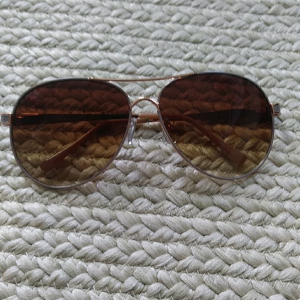 Womens Steve Madden aviater sunglasses